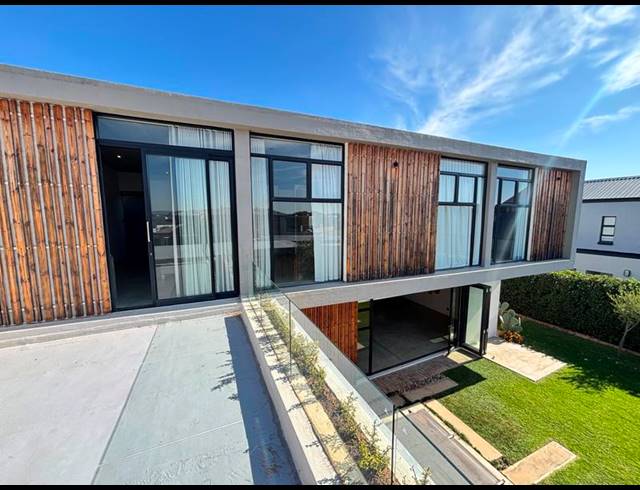 4 BEDROOM HOUSE FOR SALE IN SIX FOUNTAINS RESIDENTIAL ESTATE